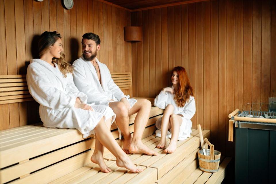Homey 2 Cosmopolis Stefanestii de Jos Kültér fotó